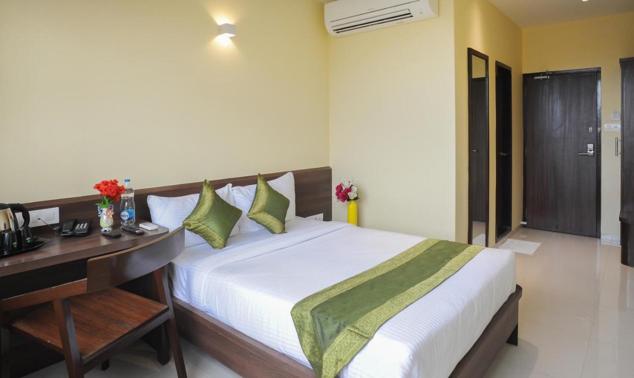 Treebo Balaji Residency Hotel Kolhapur Exterior photo